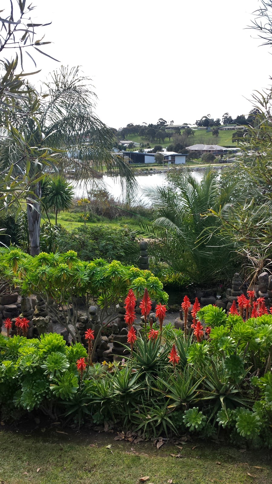 Attila Kapitanys Garden | park | 1 The Lough Ct, Narre Warren North VIC 3804, Australia | 0419990934 OR +61 419 990 934