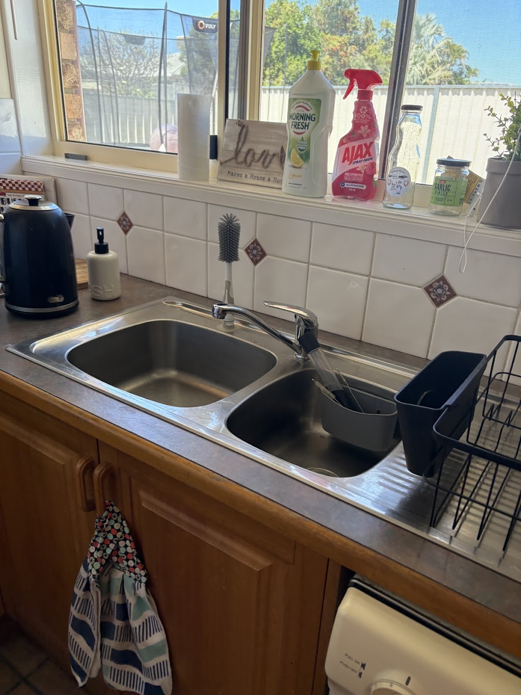 TIGER PRIME CLEANING | 1 Park Ave, Emerald QLD 4720, Australia | Phone: 0484 522 434