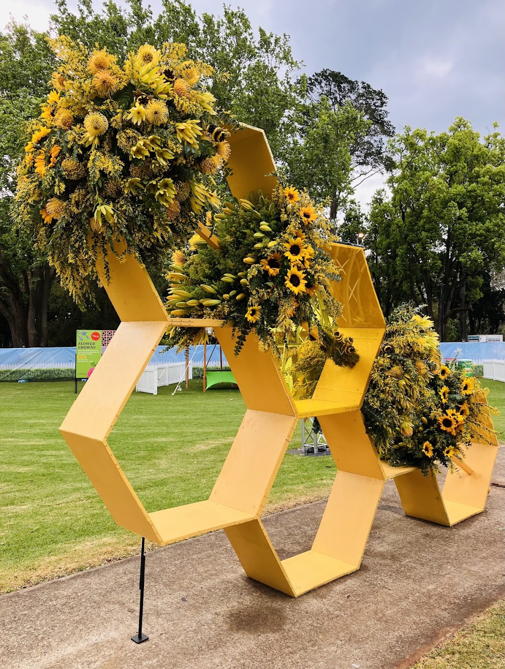 The Flower Grocer | 38 Victoria St, Forest Hill QLD 4342, Australia | Phone: 0416 114 622