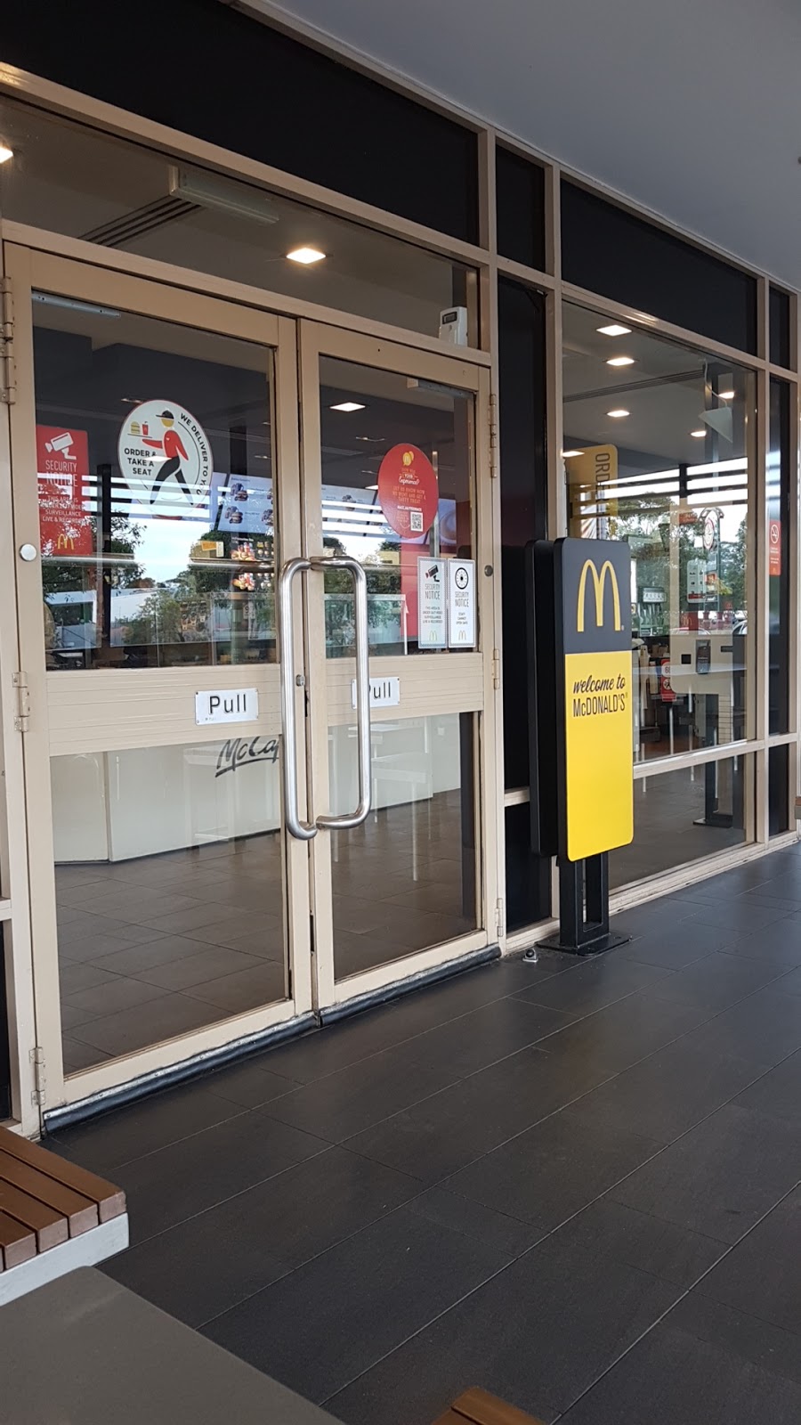 McDonalds Eagle Vale | cafe | Gould Rd, Eagle Vale NSW 2558, Australia | 0298208140 OR +61 2 9820 8140