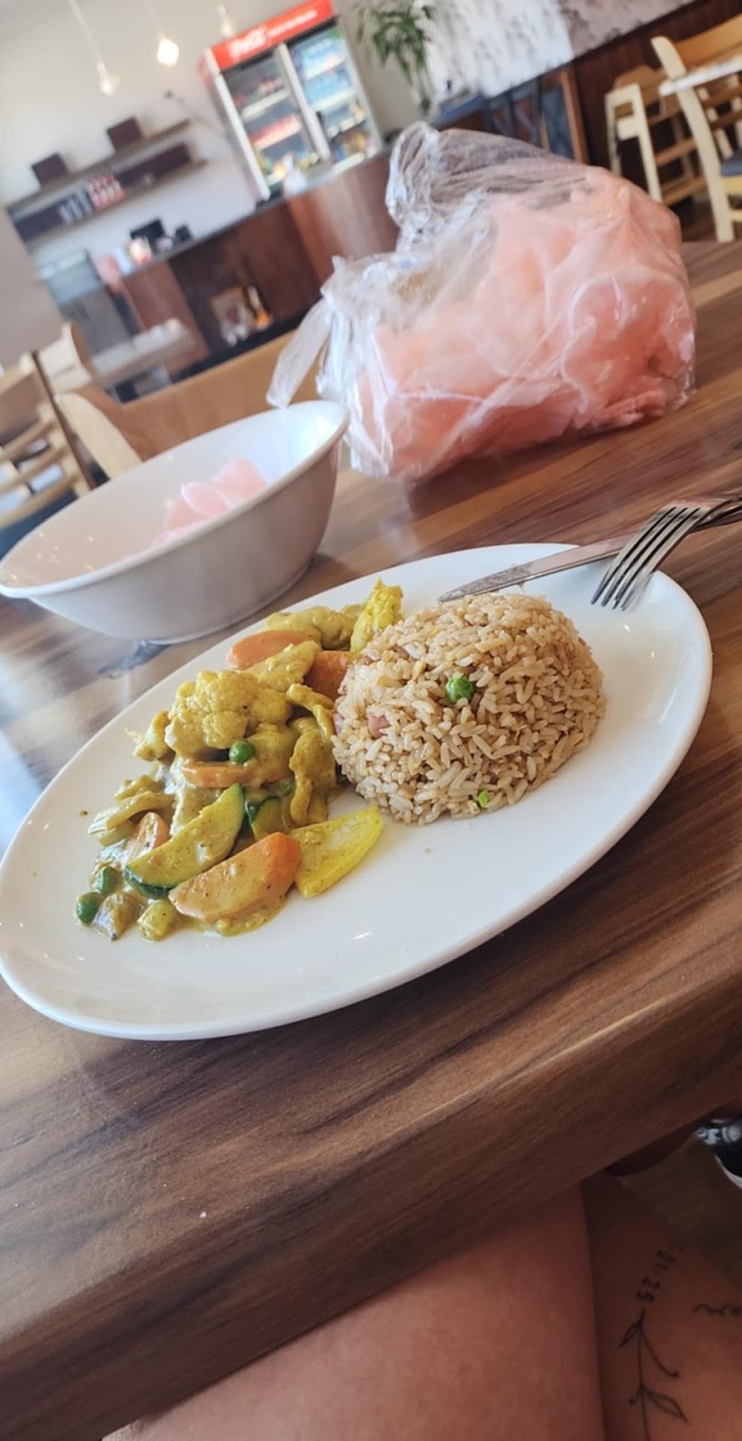 Plainland Golden Lor | 8 Echidna Pl, Plainland QLD 4341, Australia | Phone: (07) 5465 6467