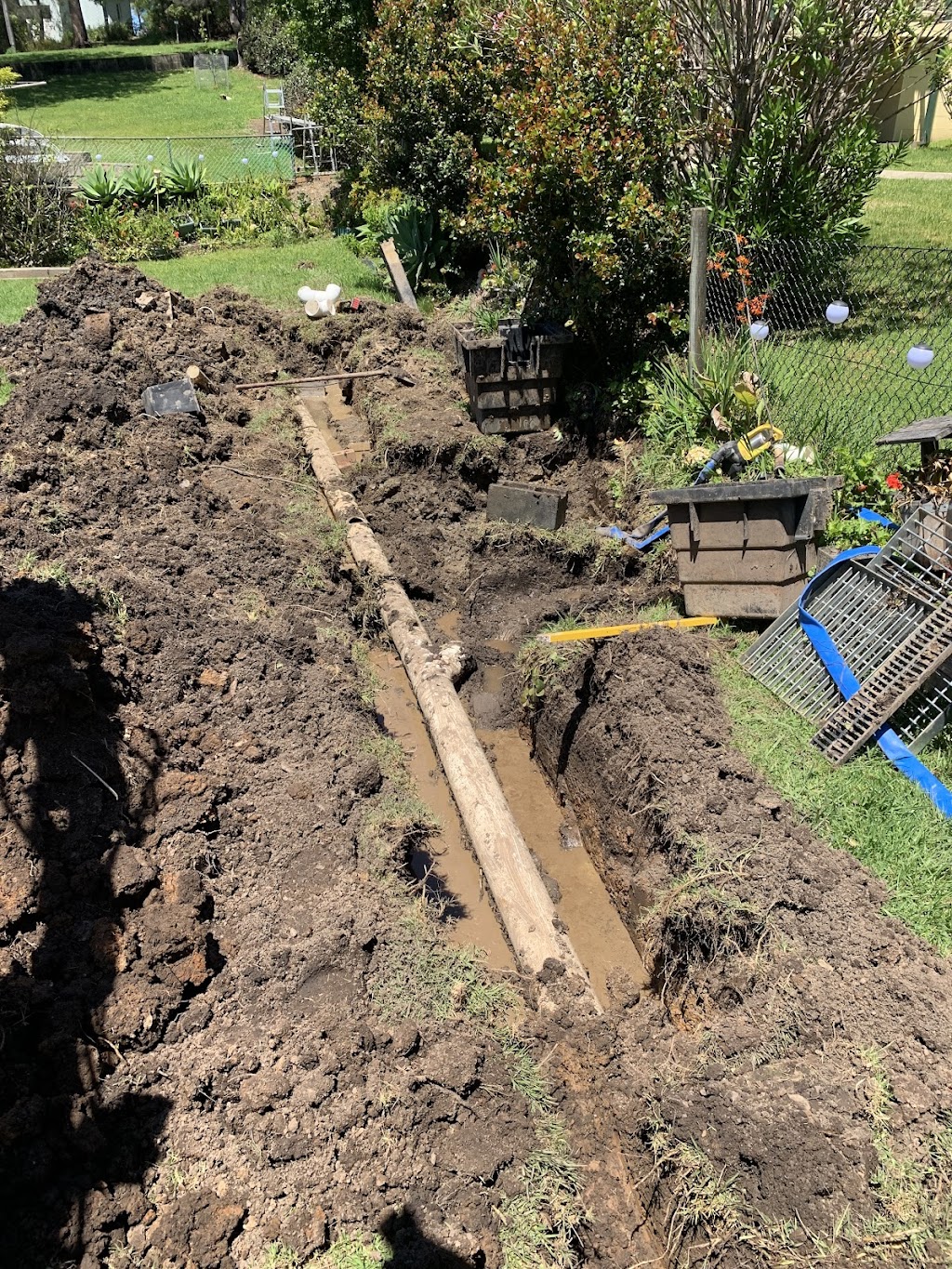 Tight Sites R Us | 8 Yarimup Pl, Moruya NSW 2537, Australia | Phone: 0412 493 496