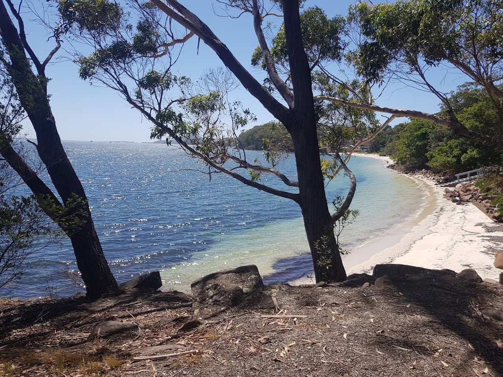Dutchmans Beach Reserve | park | 1 Burbong St, Nelson Bay NSW 2315, Australia | 0249800255 OR +61 2 4980 0255