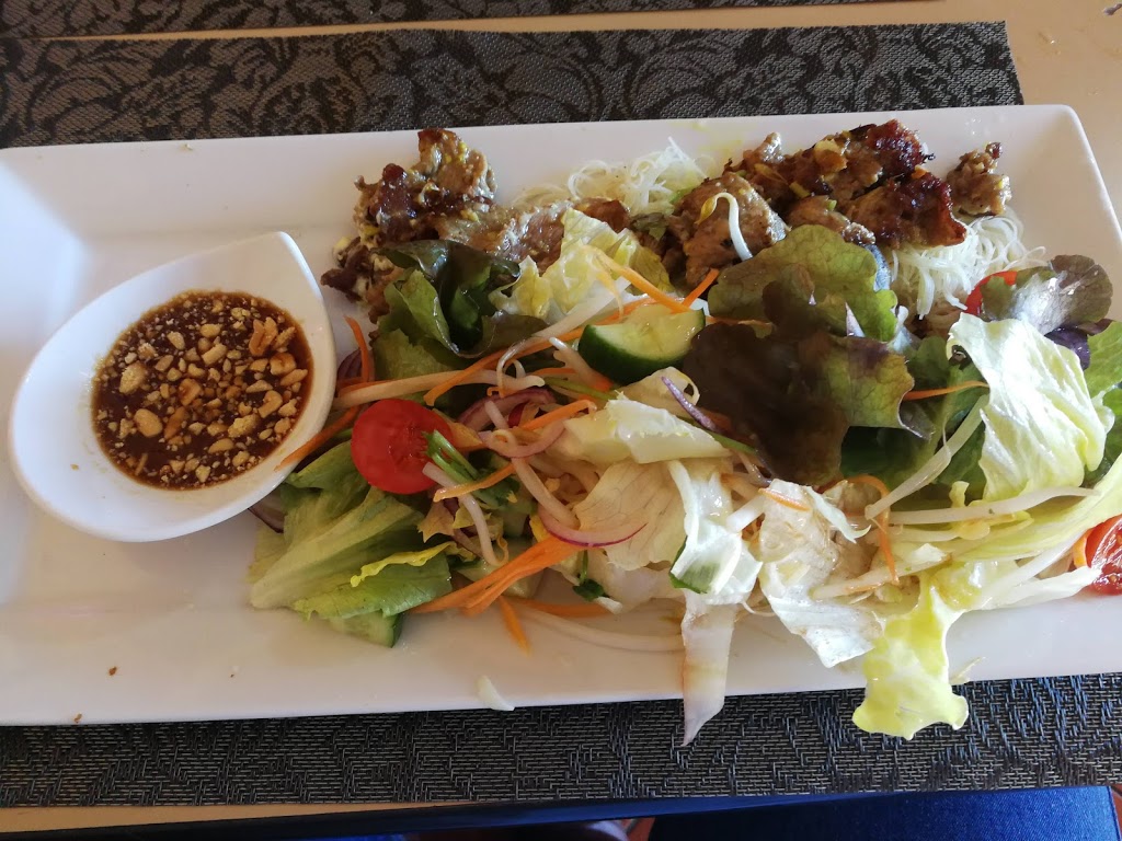 Lemongrass Authentic Thai Cuisine | restaurant | 16 Bideford St, Torquay QLD 4655, Australia | 0741254107 OR +61 7 4125 4107