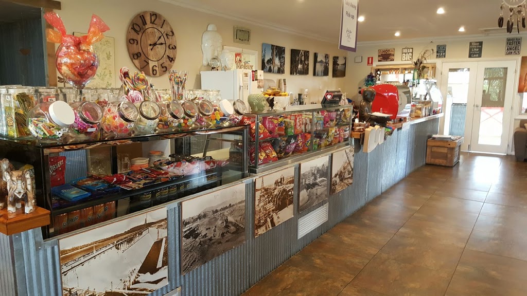 Lake Vue Cafe | cafe | 37 Murray St, Lake Hume Village VIC 3691, Australia | 0260498107 OR +61 2 6049 8107
