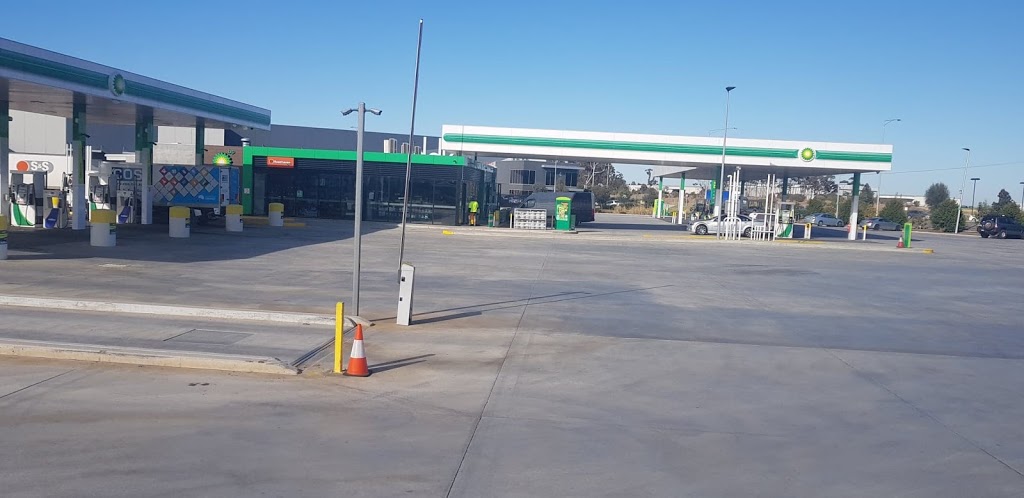 BP | gas station | 3 Paraweena Dr, Truganina VIC 3029, Australia | 0383860300 OR +61 3 8386 0300