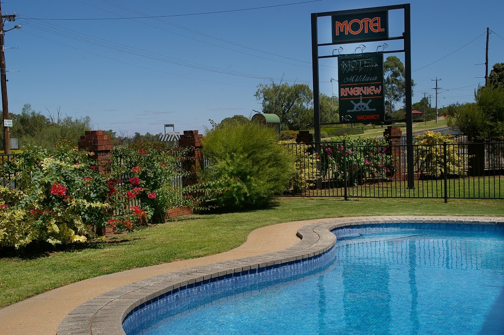 Mildura Riverview Motel | 72-74 Adelaide St, Gol Gol NSW 2739, Australia | Phone: (03) 5024 8778