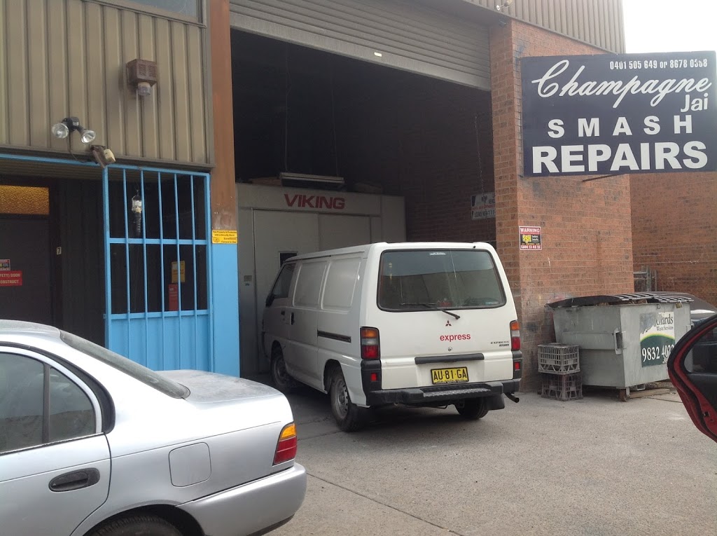 Champagne Jai Smash Repairs | 7/9 Belmore Ave, Mount Druitt NSW 2770, Australia | Phone: (02) 8678 0388