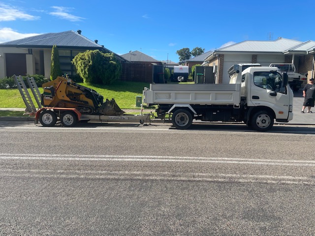 R&J Cronin Equipment Hire | Unit 2/62 Advantage Ave, Morisset NSW 2264, Australia | Phone: 0407 121 061