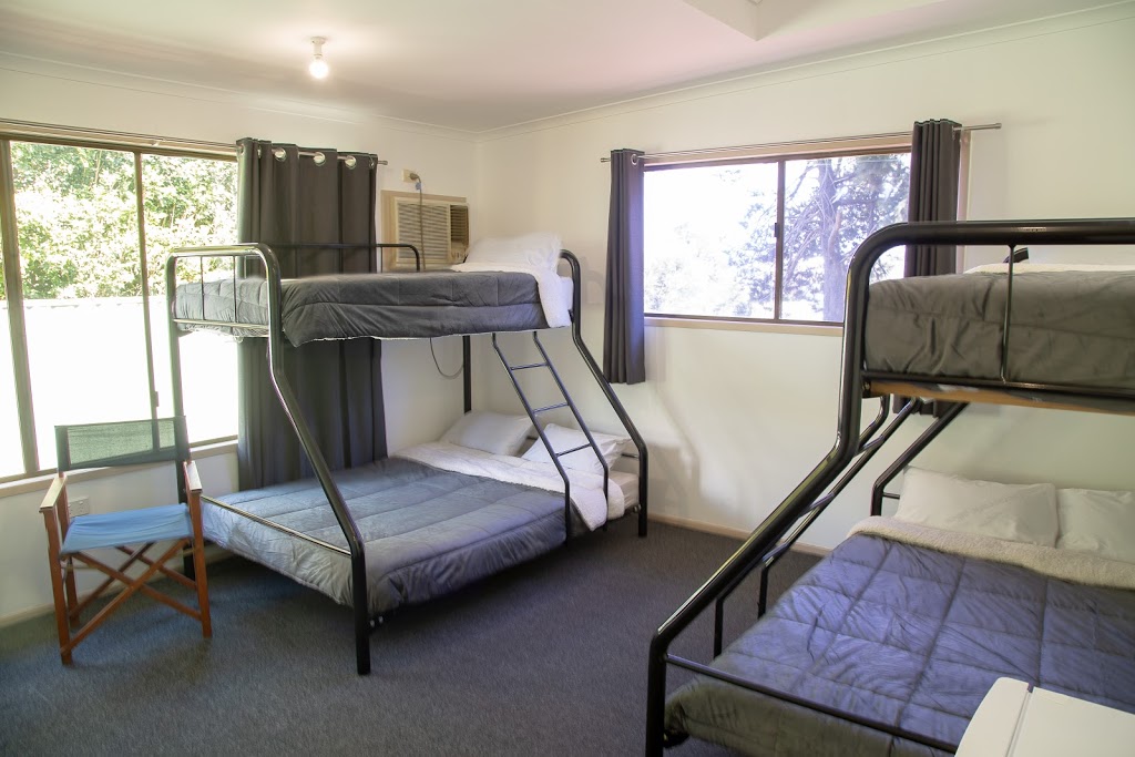 Garden City Backpackers | 61 Ruthven St, Harlaxton QLD 4350, Australia | Phone: (07) 4632 1567