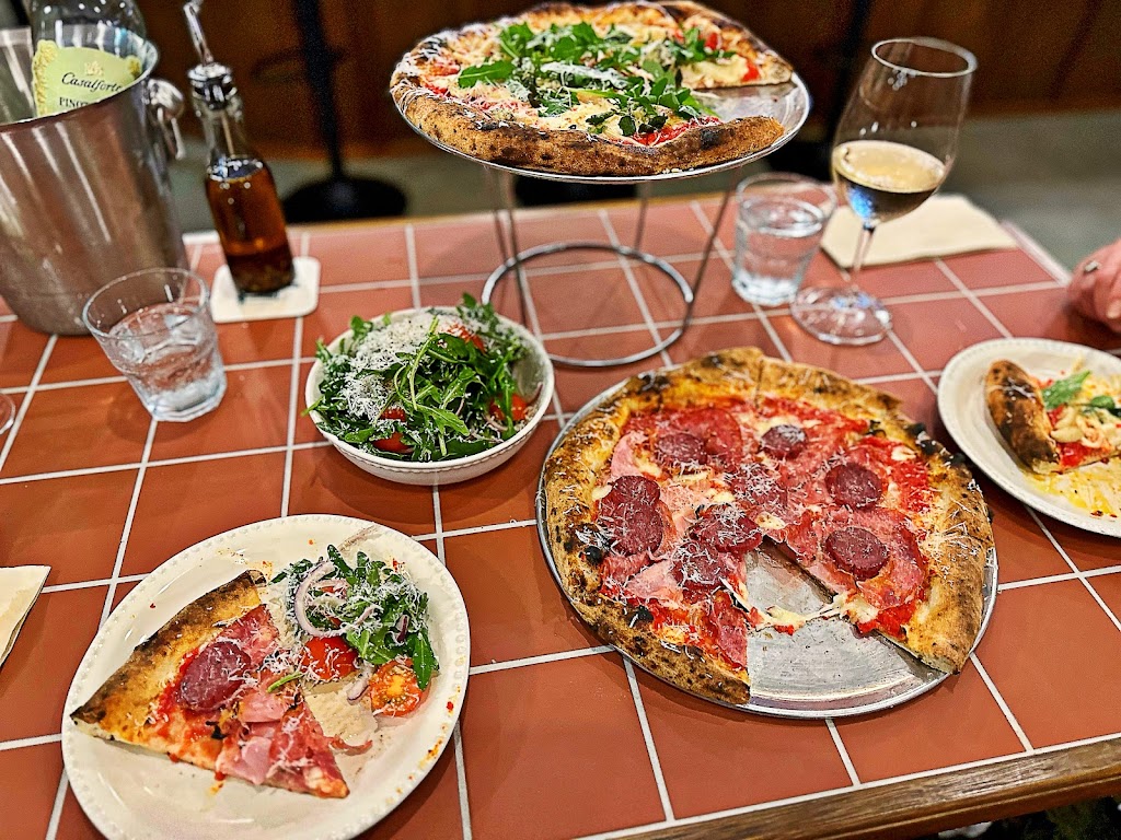 Noonas Pizzeria | 15 Chancellors Dr, Thrumster NSW 2444, Australia | Phone: 0421 727 652