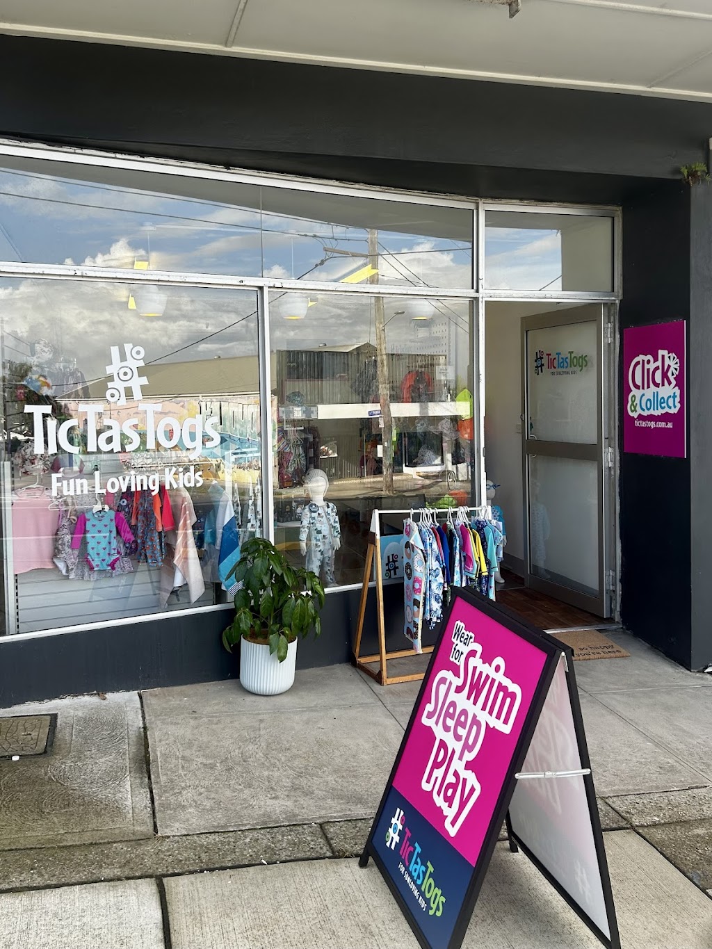 Tic Tas Togs Swimwear | Shop 4/107 Ocean St, Dudley NSW 2290, Australia | Phone: 0414 729 297