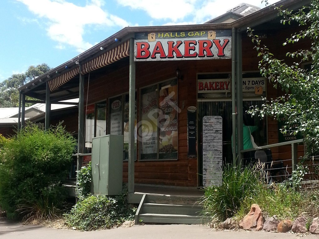 Halls Gap Bakery | bakery | Grampians Rd, Halls Gap VIC 3381, Australia | 0353564439 OR +61 3 5356 4439
