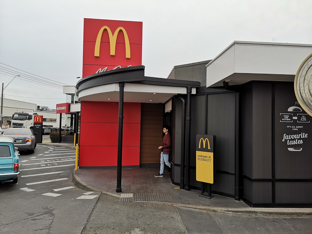 McDonalds Colac | meal takeaway | 261 Murray St, Colac VIC 3250, Australia | 0352322417 OR +61 3 5232 2417