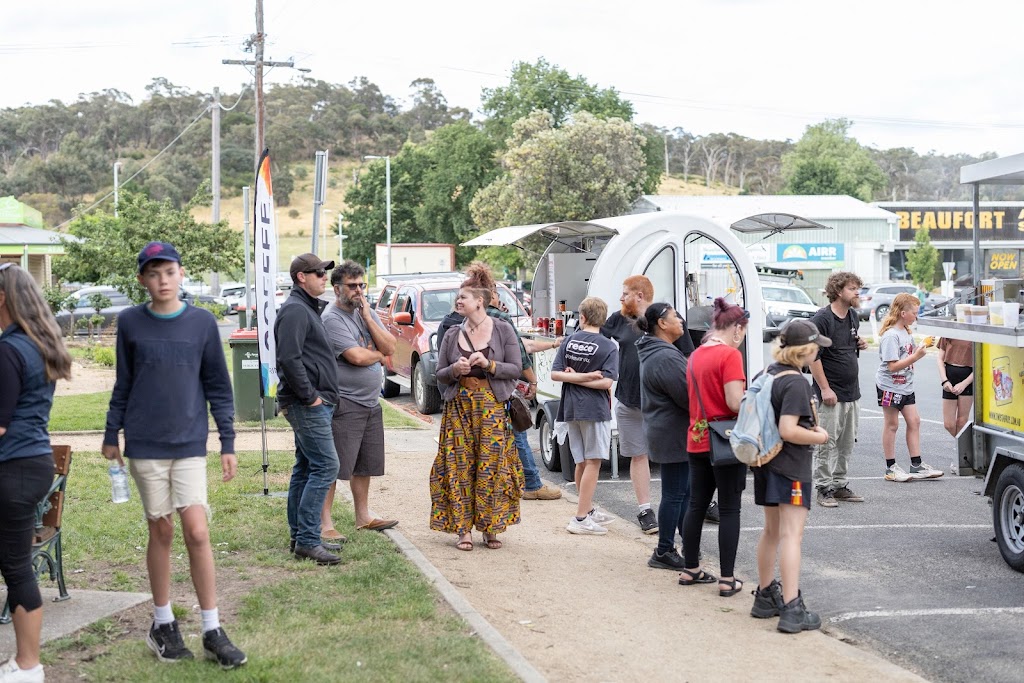Beaufort Town Market | Memorial Rose Garden, 32-34 Willoby St, Beaufort VIC 3373, Australia | Phone: (03) 5349 3150