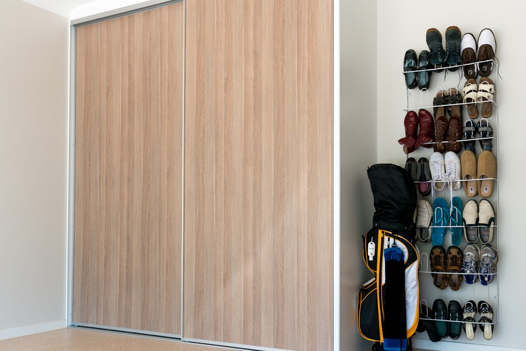 Oz Wardrobes Darling Downs (Jonmark Cabinets) | 594-602 Boundary St, Glenvale QLD 4350, Australia | Phone: (07) 4633 2702