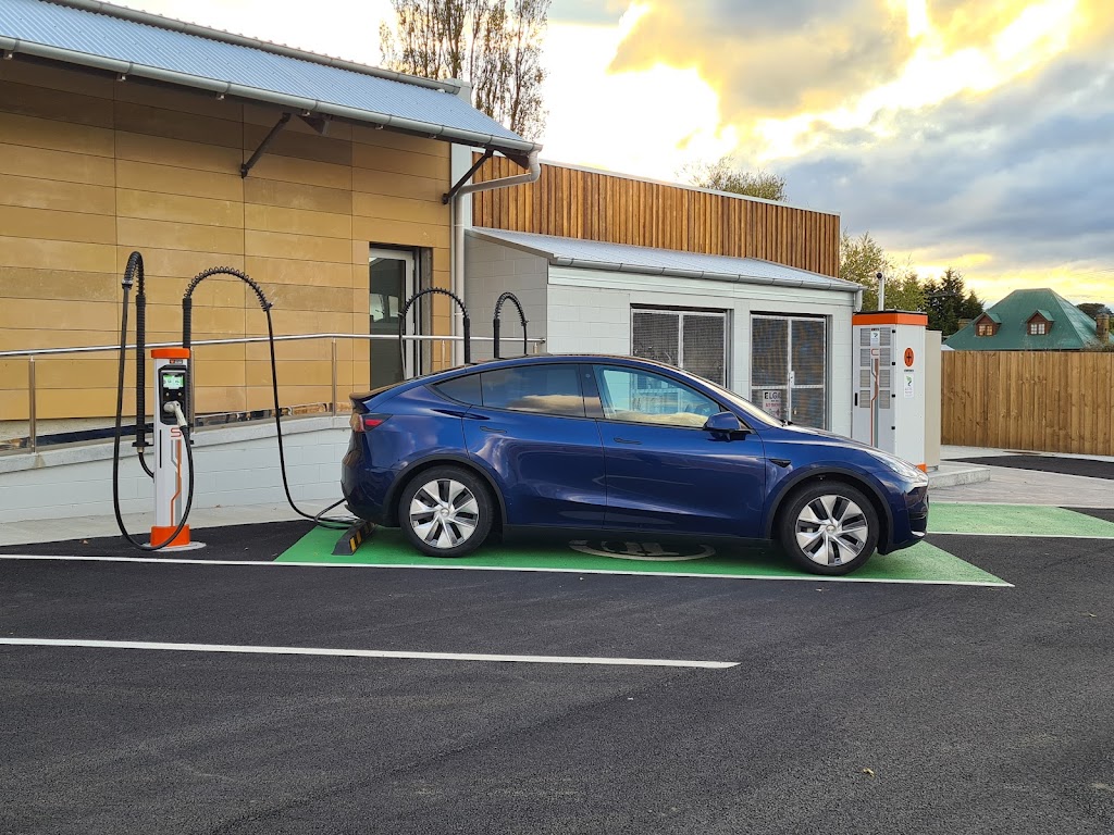 Chargefox Charging Station | point of interest | 70 High St, Oatlands TAS 7120, Australia | 1300518038 OR +61 1300 518 038