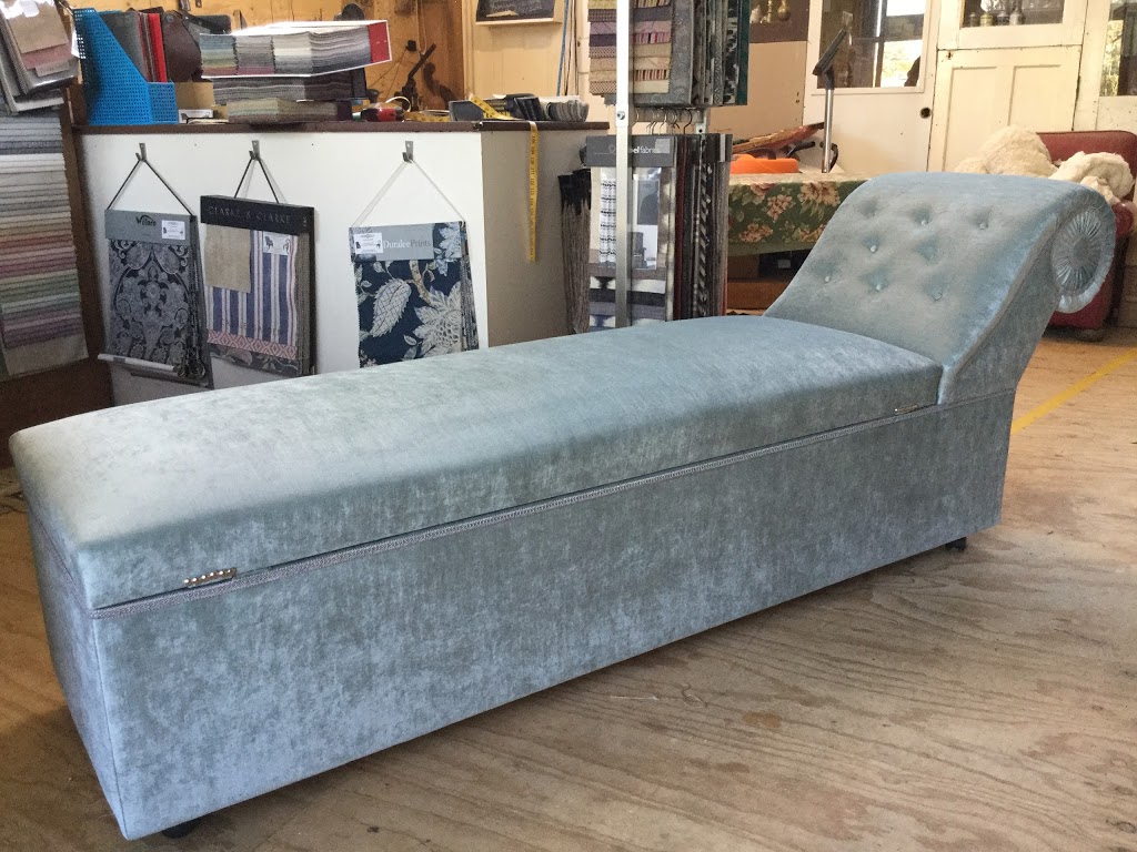 Summerfield Upholstery | furniture store | 4 Eames St, Albury NSW 2640, Australia | 0416218740 OR +61 416 218 740