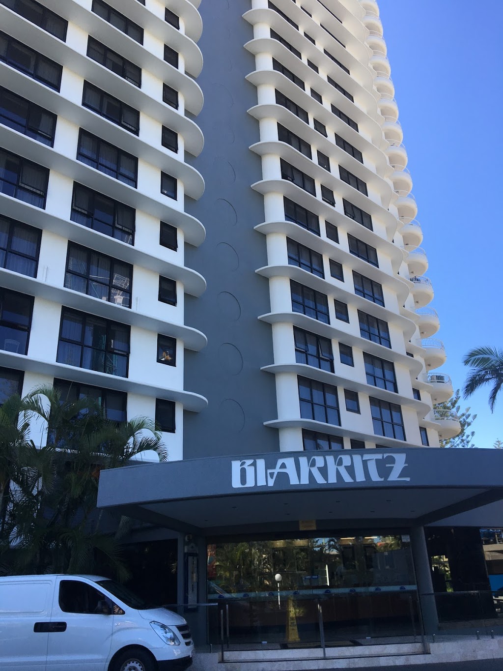 Biarritz Apartments | real estate agency | 85 Old Burleigh Rd, Surfers Paradise QLD 4217, Australia | 0755701377 OR +61 7 5570 1377