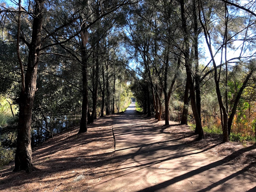 Salt Pan Creek | park | 49 Clarendon Rd, Peakhurst NSW 2210, Australia | 0297079000 OR +61 2 9707 9000