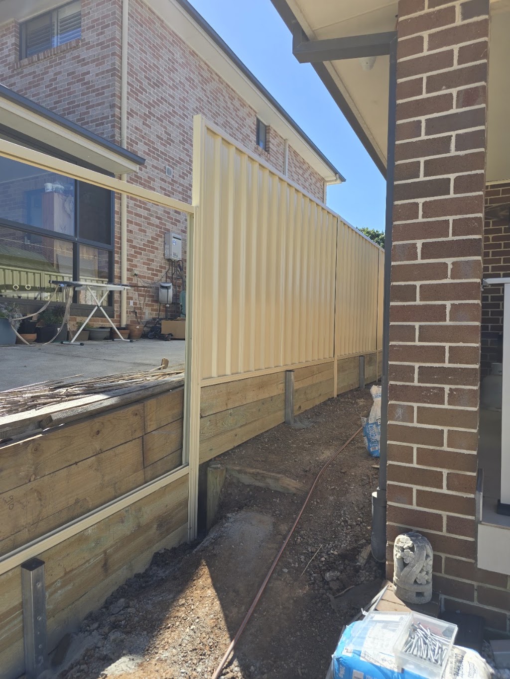 THE FENCING GURUS | 18 Tuart Cir, Narellan Vale NSW 2567, Australia | Phone: 0433 234 367