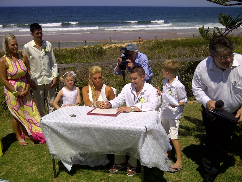 Paul Burgess Wedding Celebrant & MC |  | 1 Sherwood Cl, Bateau Bay NSW 2261, Australia | 0438935080 OR +61 438 935 080