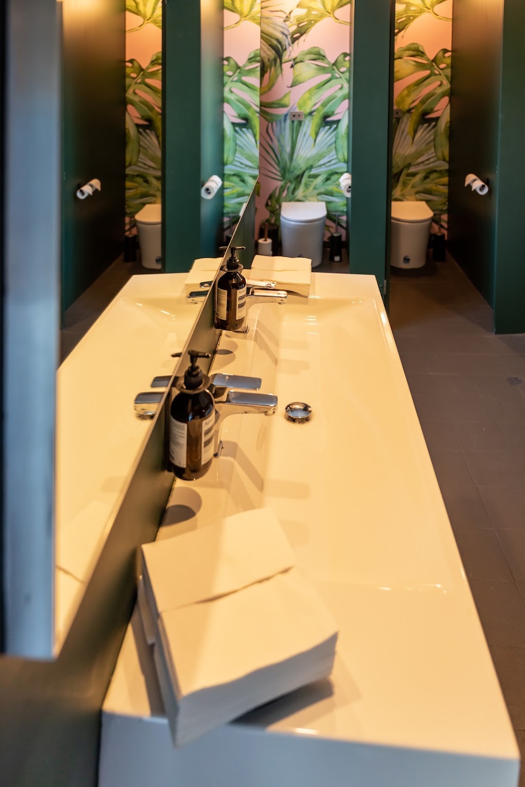 Hamilton Restaurant + Bar | 11 Roslyn St, Potts Point NSW 2011, Australia | Phone: 0422 390 553