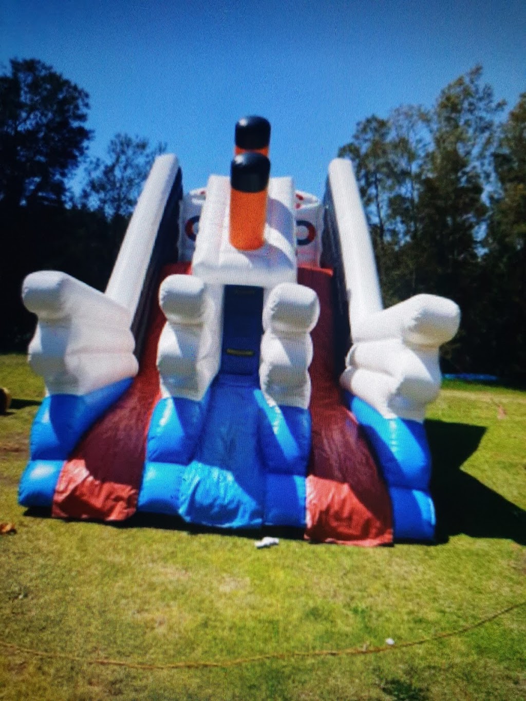 Jumping jelly beans party hire | food | 15 Iluka Ave, San Remo NSW 2262, Australia | 0421021329 OR +61 421 021 329