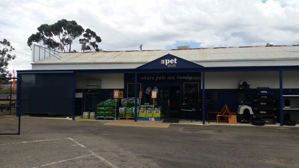 PETstock Stawell | pet store | 1 Frayne St, Stawell VIC 3380, Australia | 0353581699 OR +61 3 5358 1699