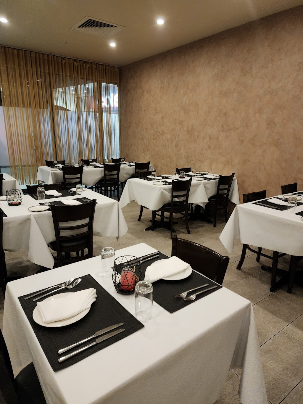 Garlic Clove Indian Restaurant | Shop 15A/37 Eggersdorf Rd, Ormeau QLD 4208, Australia | Phone: (07) 5546 6040