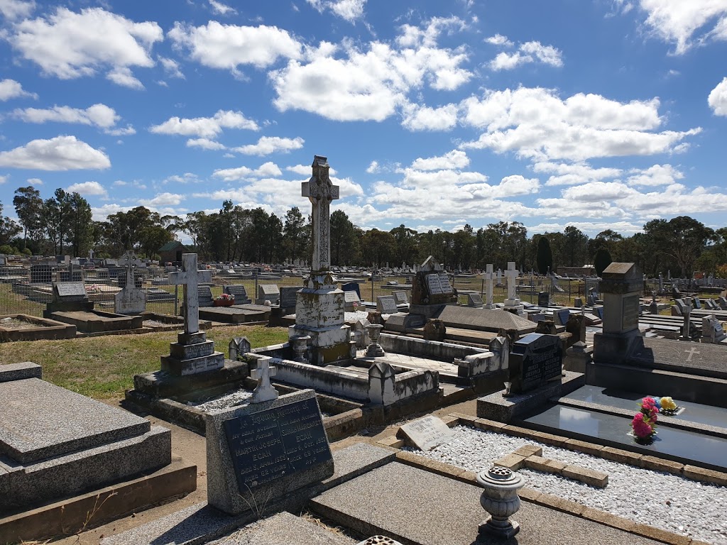 Uralla Cemetery New | Kingstown Rd, Uralla NSW 2358, Australia