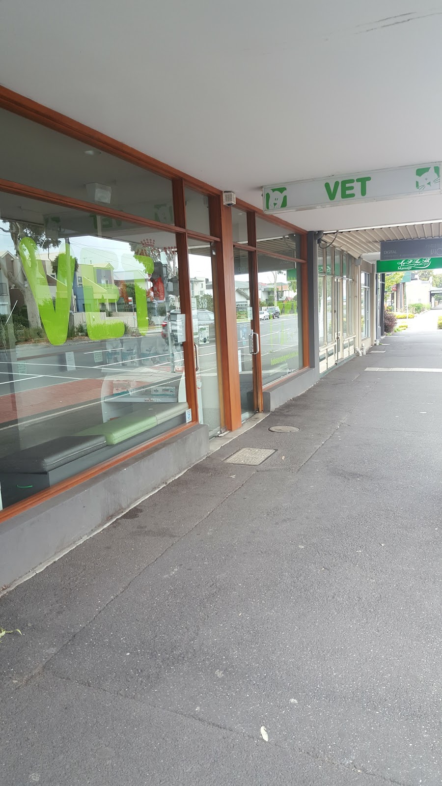 Hobsons Bay Veterinary Clinic | 318 Melbourne Rd, Newport VIC 3015, Australia | Phone: (03) 9391 4222
