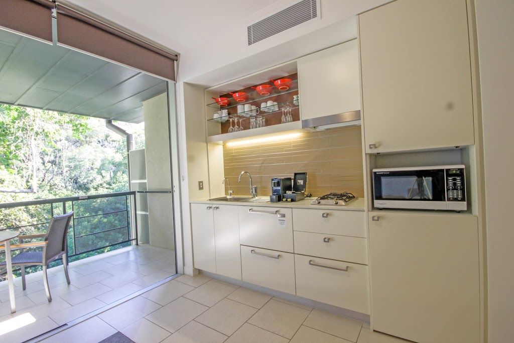 Noosa Beach Apartments | off 5 Morwong Drive to Little, Hastings St, Noosa Heads QLD 4567, Australia | Phone: 0404 183 959