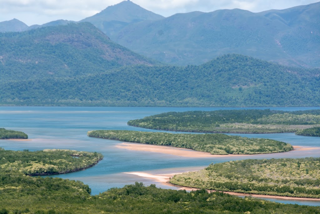 Hinchinbrook Lookout | tourist attraction | Bemerside QLD 4850, Australia | 0740668601 OR +61 7 4066 8601