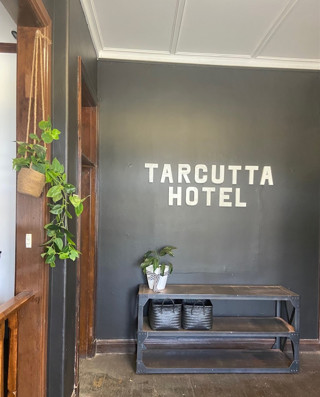 Tarcutta Hotel | 4504 Hume Hwy, Tarcutta NSW 2652, Australia | Phone: 0487 049 834