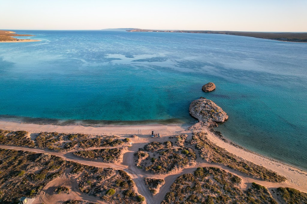 Shelter Bay campground | Useless Loop Rd, Carrarang WA 6537, Australia | Phone: (08) 9948 2226