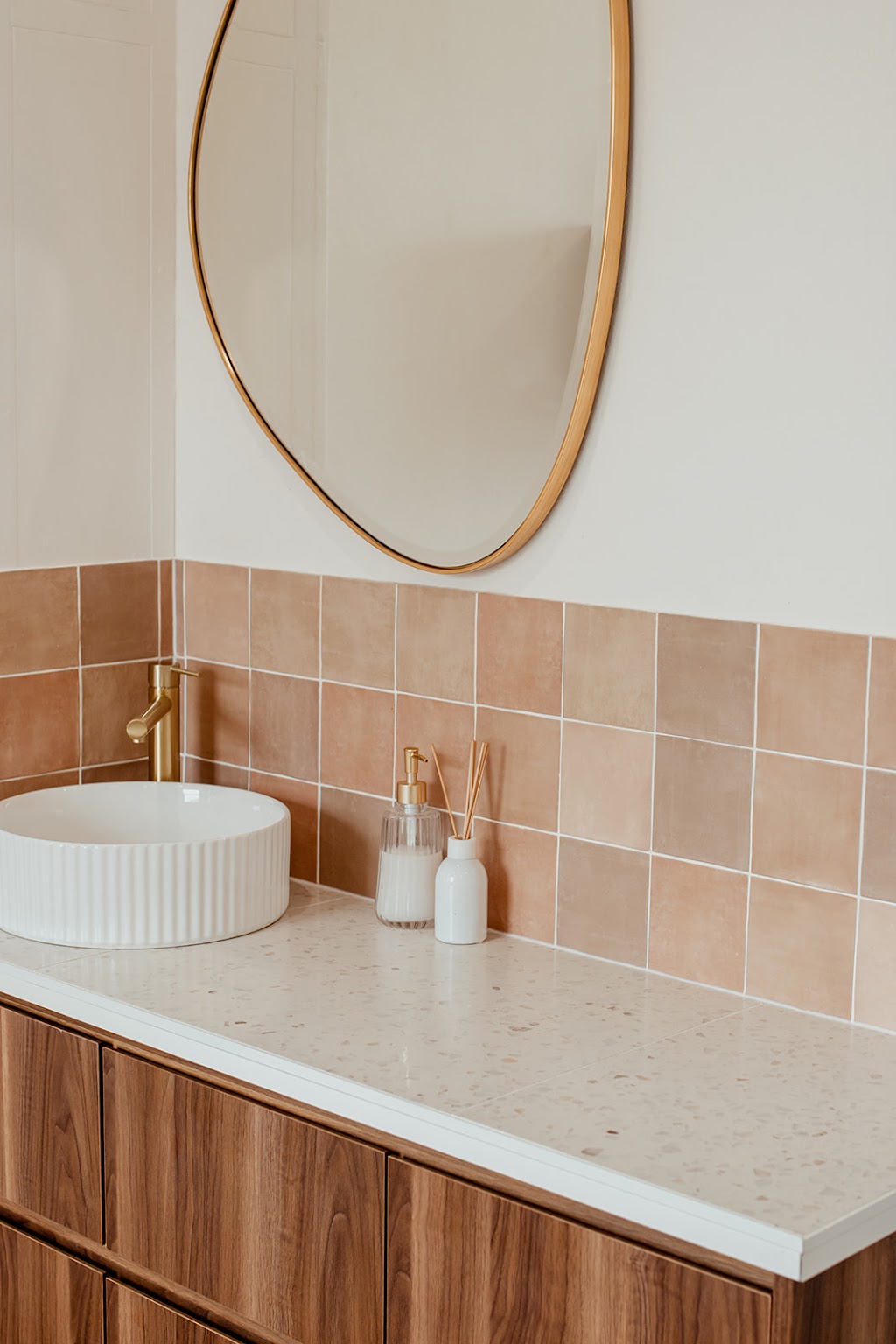 Here She Glows | 2 Sturt St Upstairs entry via, Grenville St, Ballarat Central VIC 3350, Australia | Phone: (03) 5309 3253