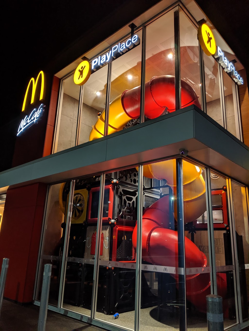 McDonalds Rochedale Village | restaurant | Cnr Miles Platting Rd and Gardner Rd, 448 Miles Platting Rd, Rochedale QLD 4123, Australia | 0737229300 OR +61 7 3722 9300