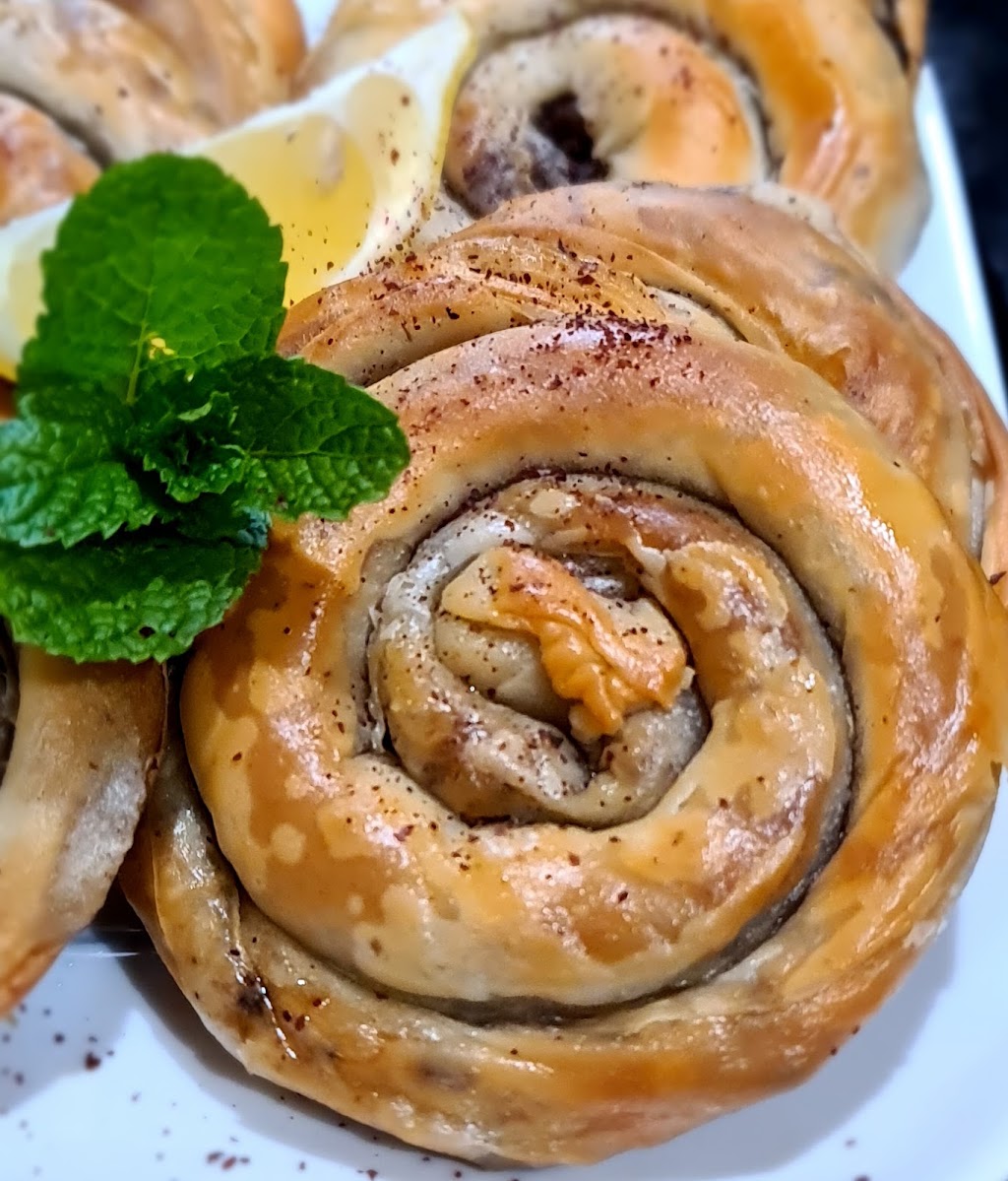 Roses International Cuisine | 530 Devonshire Rd, Kemps Creek NSW 2178, Australia | Phone: 0423 830 071