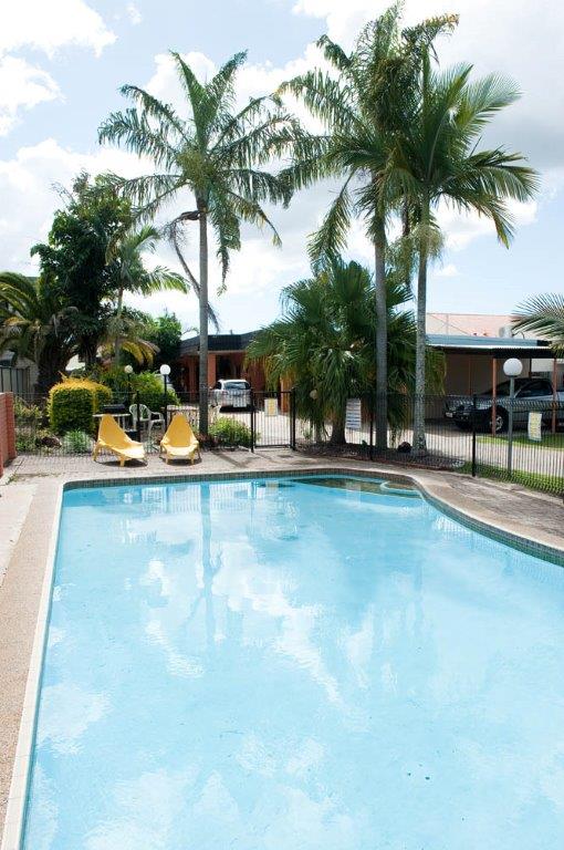 Riviera Motel | 240 Bourbong St, Bundaberg West QLD 4670, Australia | Phone: (07) 4152 2700