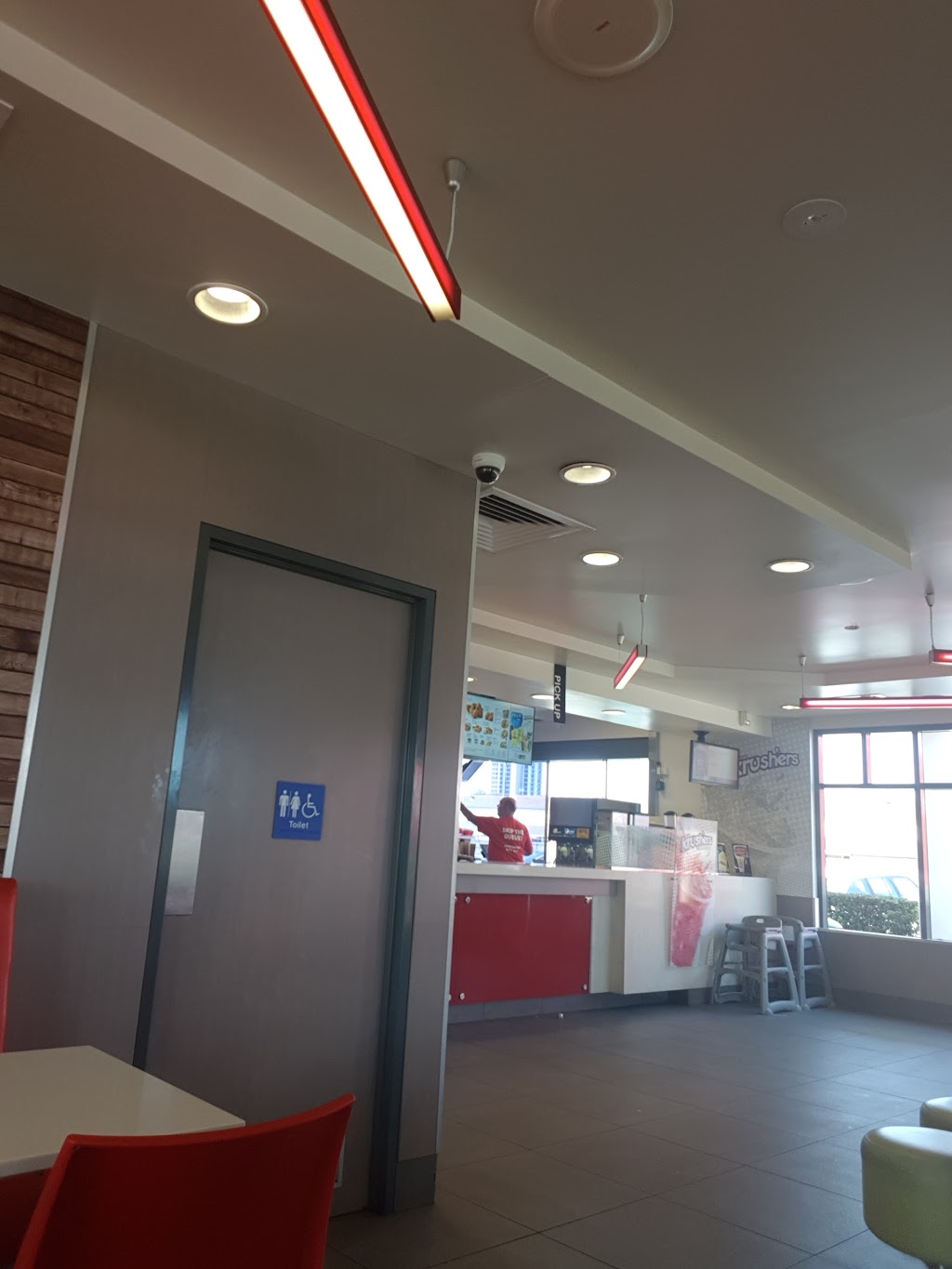 KFC Tweed Heads | meal takeaway | 112 Minjungbal Dr, Tweed Heads NSW 2486, Australia | 0755246799 OR +61 7 5524 6799