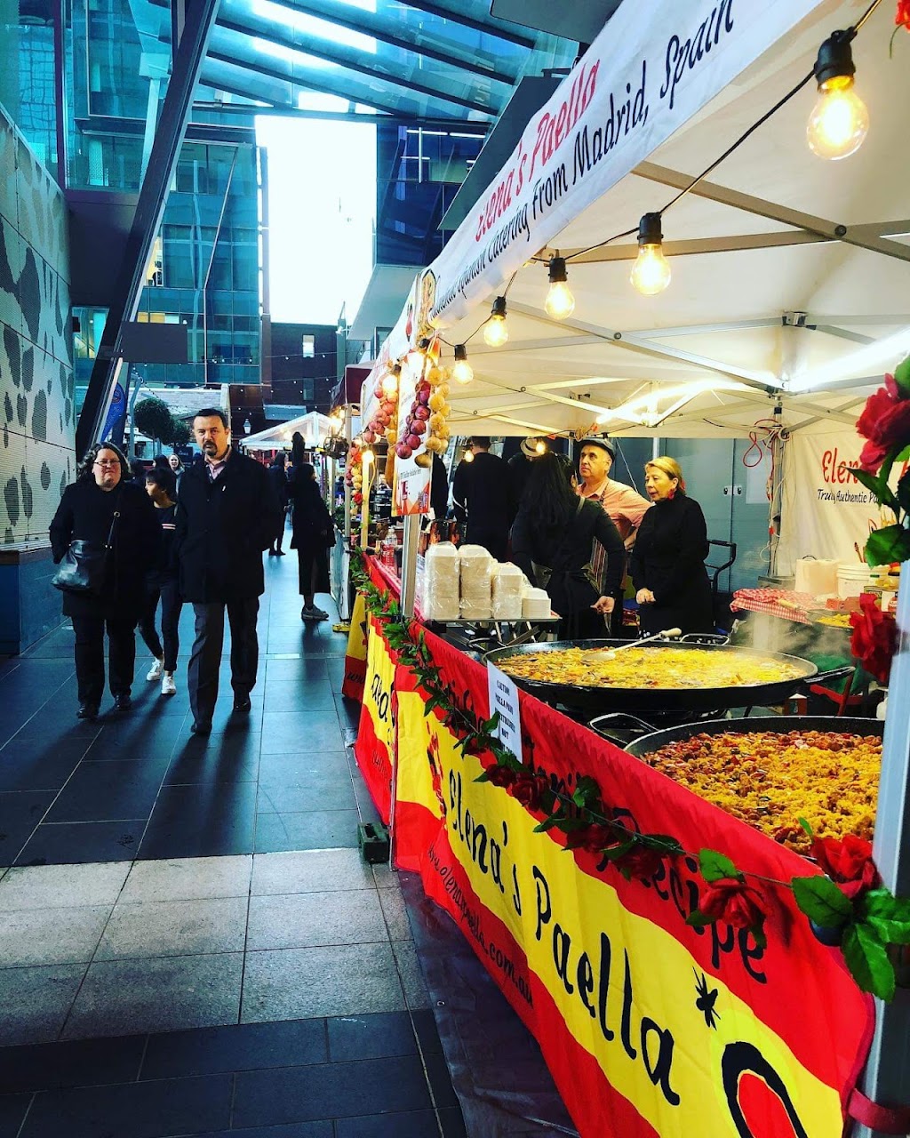 Elenas Paella Spanish Catering Melbourne | 116 Earlsfield Dr, Berwick VIC 3806, Australia | Phone: 0402 982 661