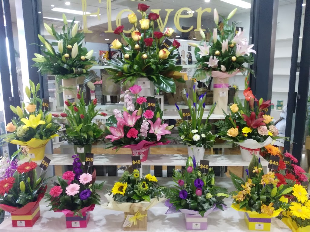 The Flower House | florist | Shop 3, Parks Centre, 22/3 Brittain Road, Carey Park WA 6230, Australia | 0897913100 OR +61 8 9791 3100