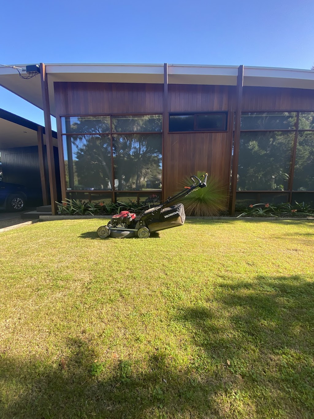 Snip, Mow and Blow | general contractor | 2/191 Barwarre Rd, Marshall VIC 3216, Australia | 0413228509 OR +61 413 228 509