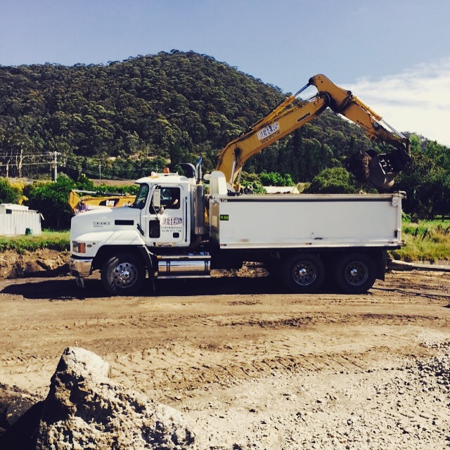 Peters Earthmoving | 123 Hartley Vale Rd, Hartley Vale NSW 2790, Australia | Phone: (02) 6355 2107