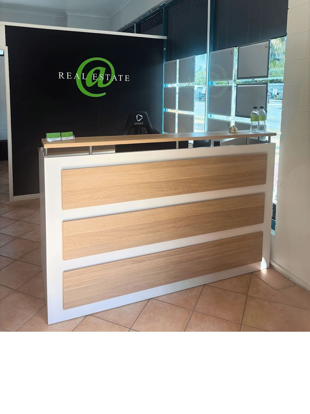 At Real Estate Emu Park | 2/6 Hill St, Emu Park QLD 4710, Australia | Phone: (07) 4938 8333