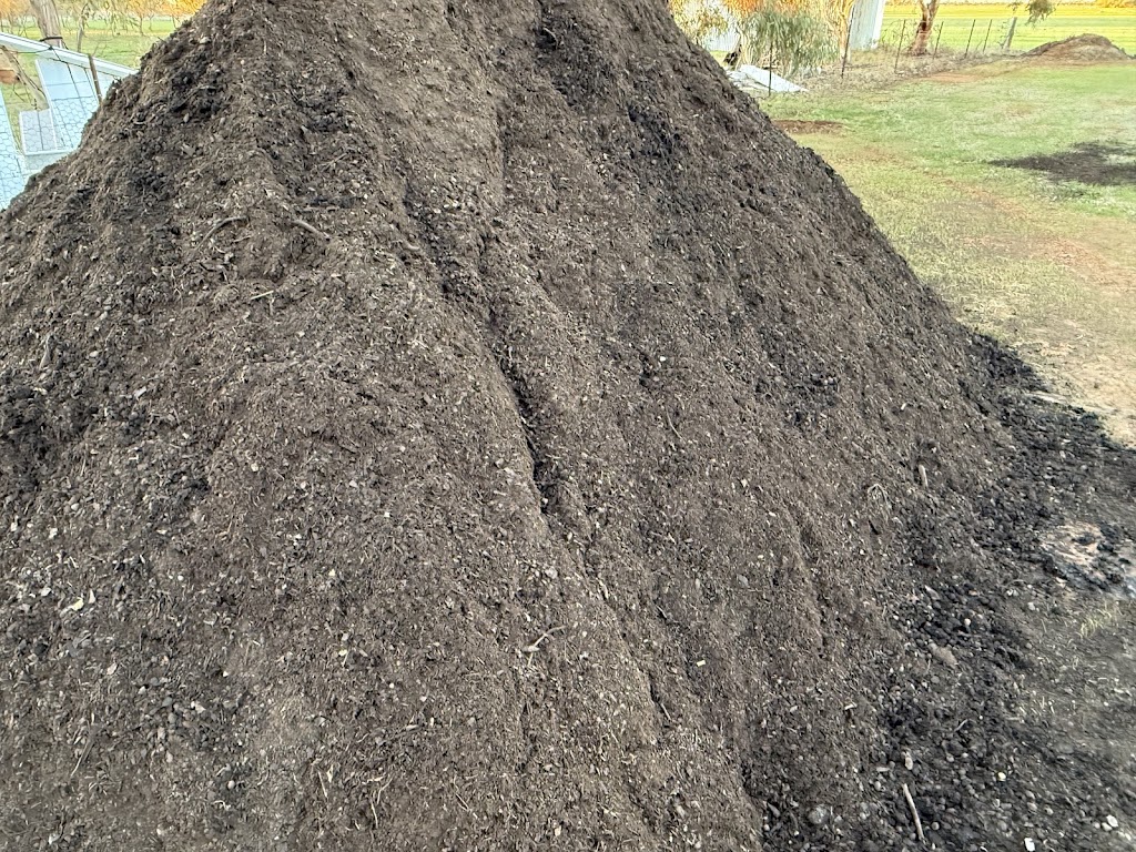 Muddy boots compost | 5764 Benalla-Tocumwal Rd, Muckatah VIC 3644, Australia | Phone: 0407 323 258