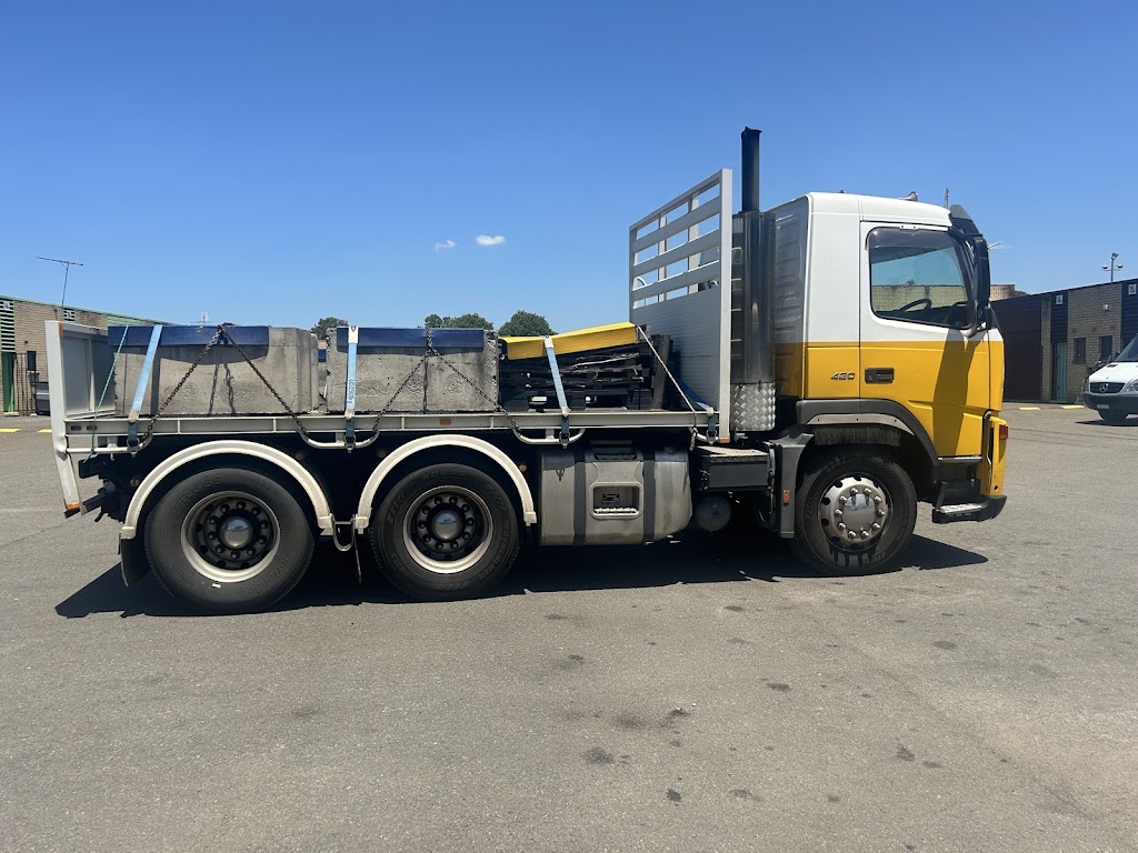Truck Driving Licence | 11b/4 Louise Ave, Ingleburn NSW 2565, Australia | Phone: 0426 880 587