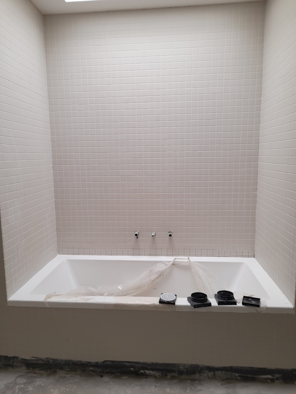 Shine Tiling PTY LTD | 16 Sunderland Way, Melton West VIC 3337, Australia | Phone: 0423 561 257