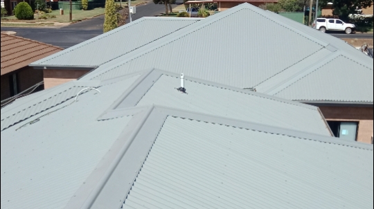 On top guttering | 9 Carolina Cres, Mudgee NSW 2850, Australia | Phone: 0435 120 076